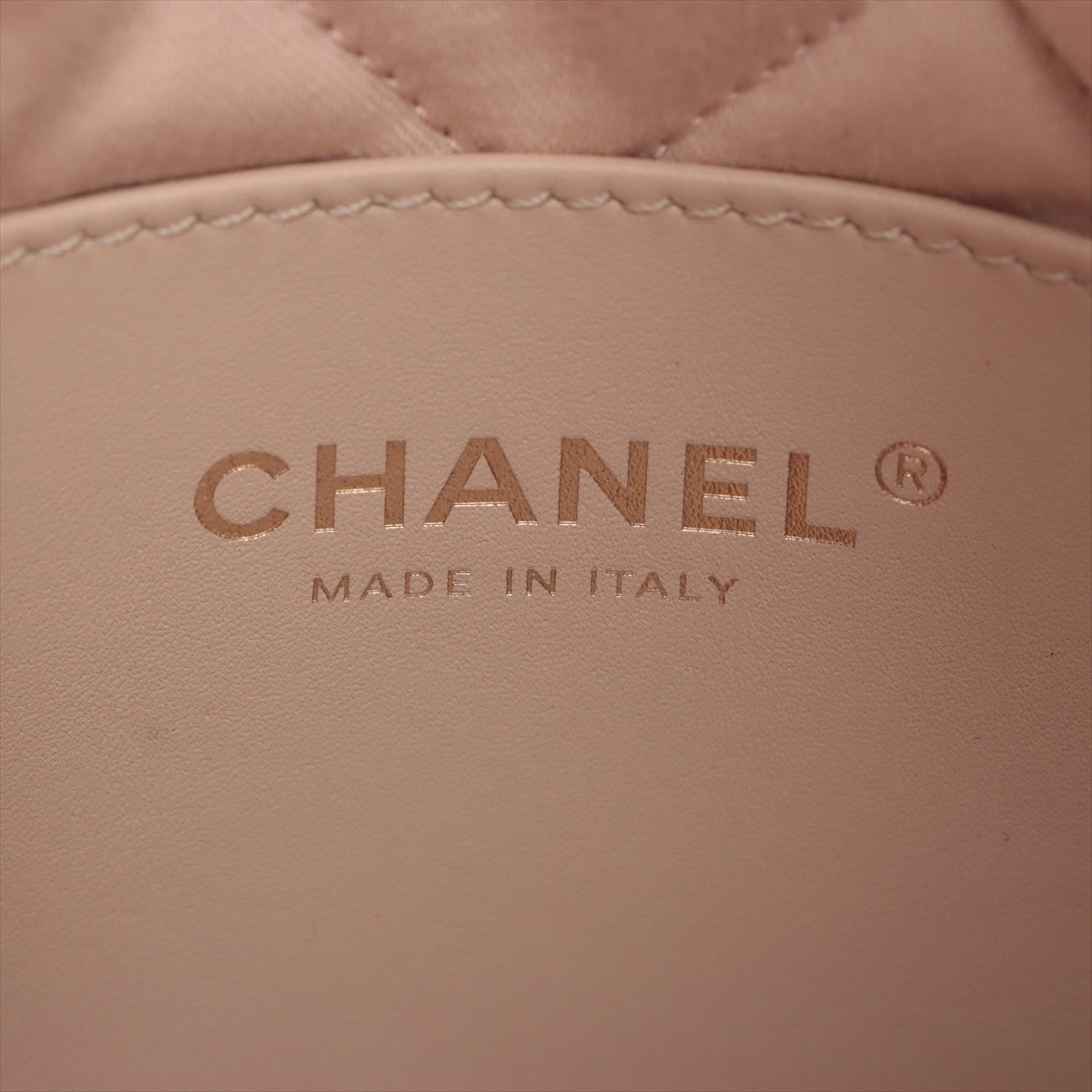 Chanel 22 Mini Leather Chain Shoulder Bag White Gold Metal Fittings
